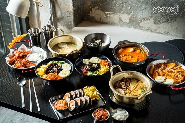 摸摸韓食堂 모모식당(台中一中店)