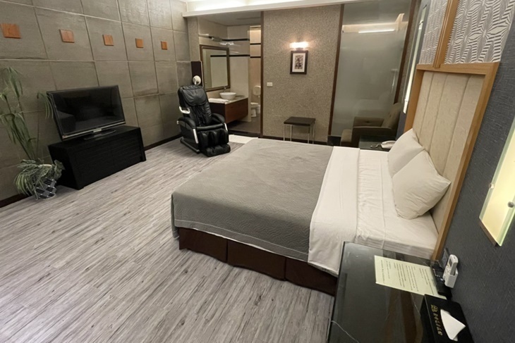 台南-荷峰汽車旅館