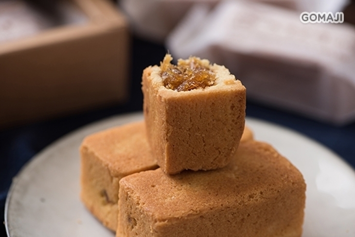 微黃金磚糕點