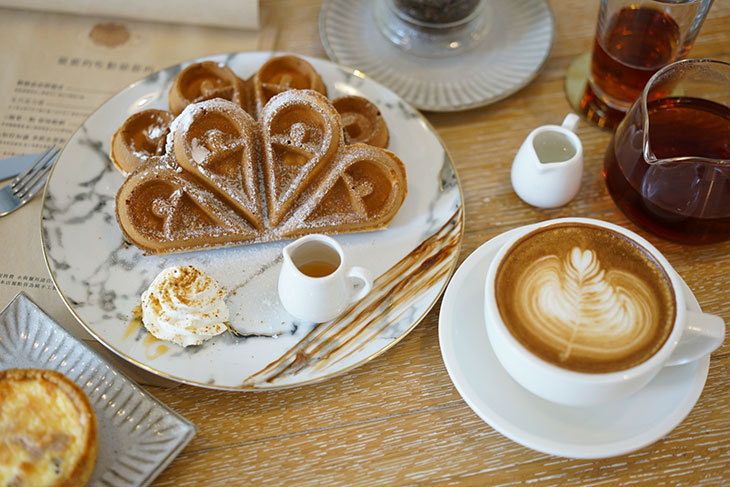 你後面  Behindyou Cafe