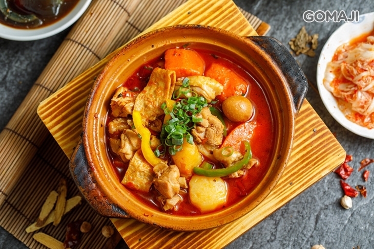 老十三黃燜雞米飯/板橋美食/麻辣/砂鍋料理