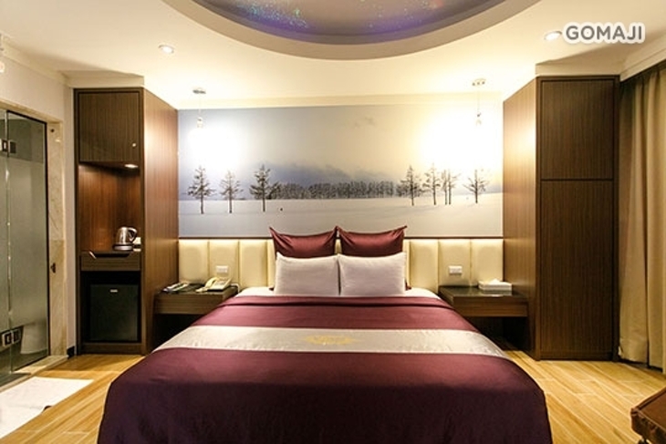 青青花園汽車旅館