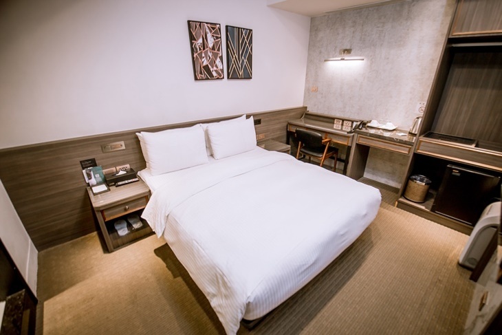 雀客旅館-台中河南館(夢樓旅店)