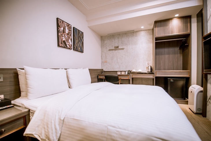 雀客旅館-台中河南館(夢樓旅店)