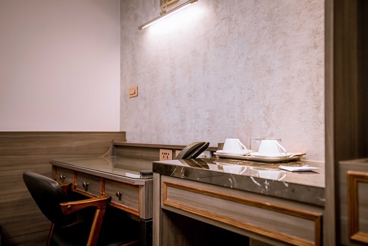 雀客旅館-台中河南館(夢樓旅店)