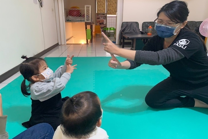 聽損弱勢家庭手語到宅服務