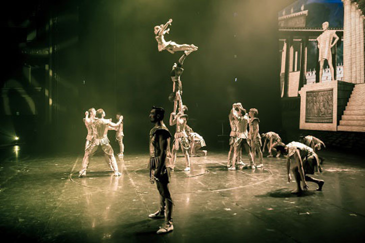 【高雄-義大皇家劇院】舞戰天神特技秀+摩天輪券