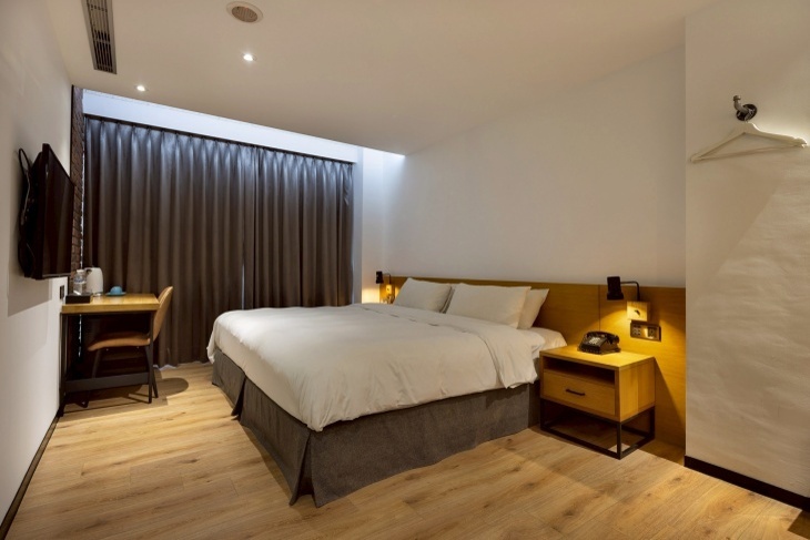 台中-新藍天旅棧