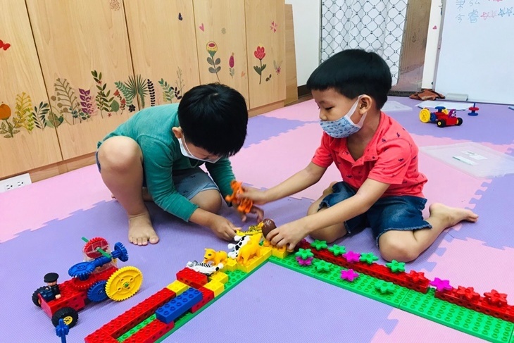 小洛特樂高機器人