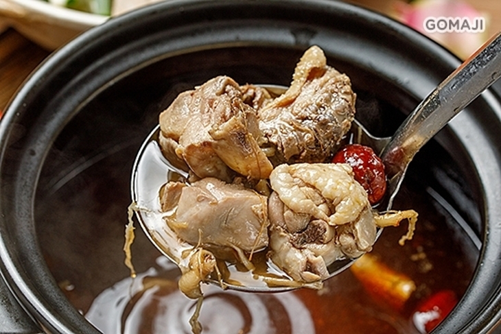 雞老爺藥膳桶仔雞