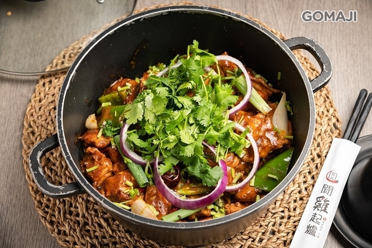 港式聞雞起爐麻辣雞煲火鍋(鳳山文衡店)