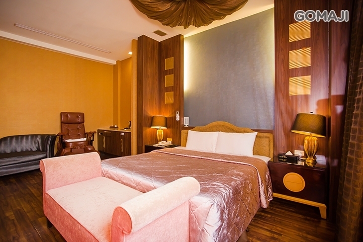 台中-愛之船汽車旅館