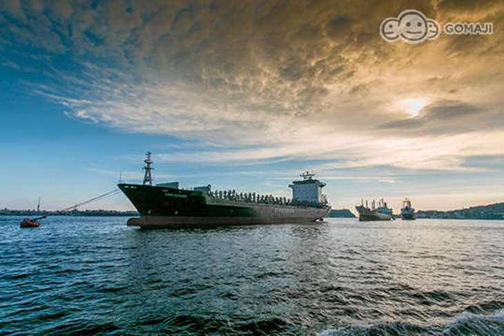 高雄港觀光遊港-占岸一號