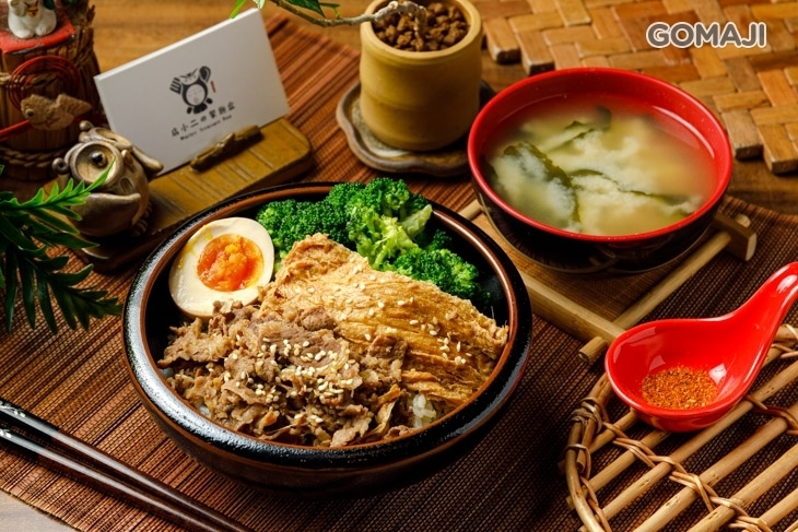 店小二の聚飽盒