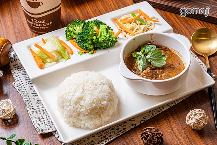 午食在早餐義大利麵