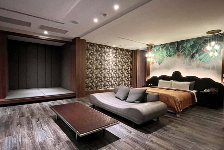 台中-水瓶汽車旅館