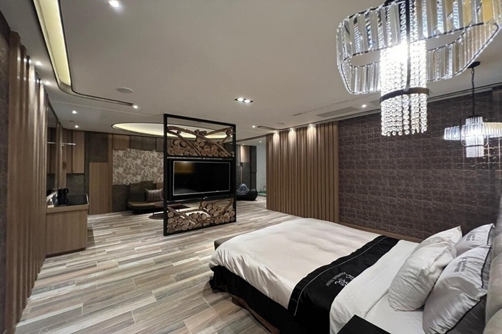 台中-水瓶汽車旅館