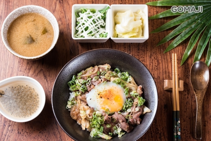 暫停。慢食
