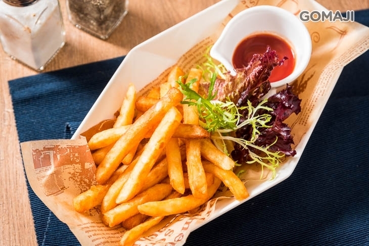 彎道AI汽車主題餐廳