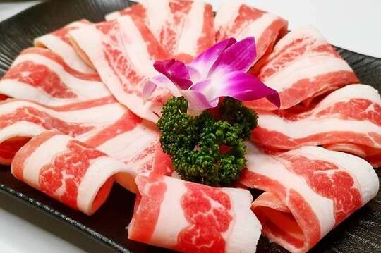 喜魚 真鍋-和牛•無限野菜