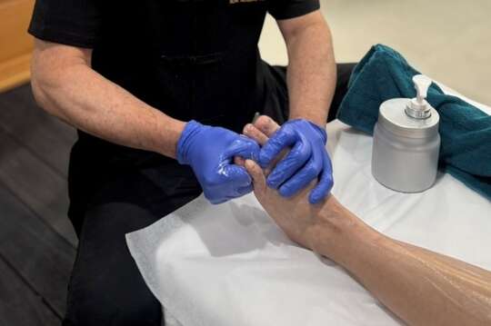 梵間足體芳療館