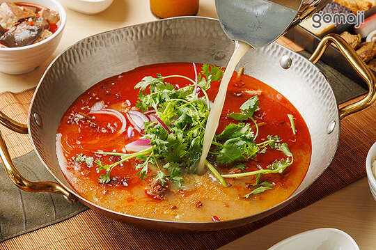 川鳳港式麻辣雞煲火鍋