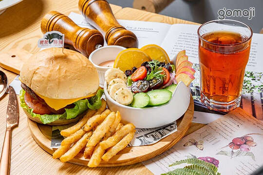 伊莉莎肥肥胖胖Cat.Cafe (中原店)