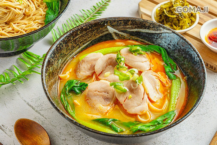 尊享香辣紅湯麵