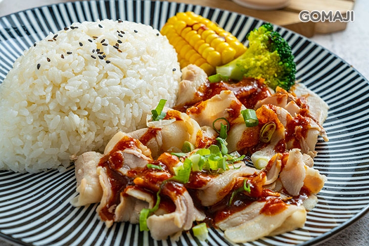 蒜泥白肉飯套餐