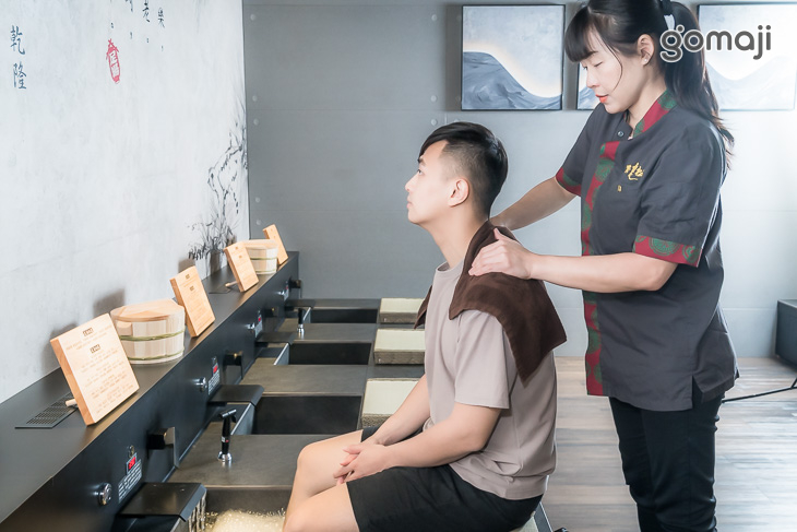 足湯道10分(含肩頸熱敷泡腳,同步進行頭肩頸放鬆按摩)