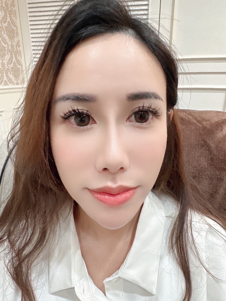 客製化設計輕柔睫毛接到滿