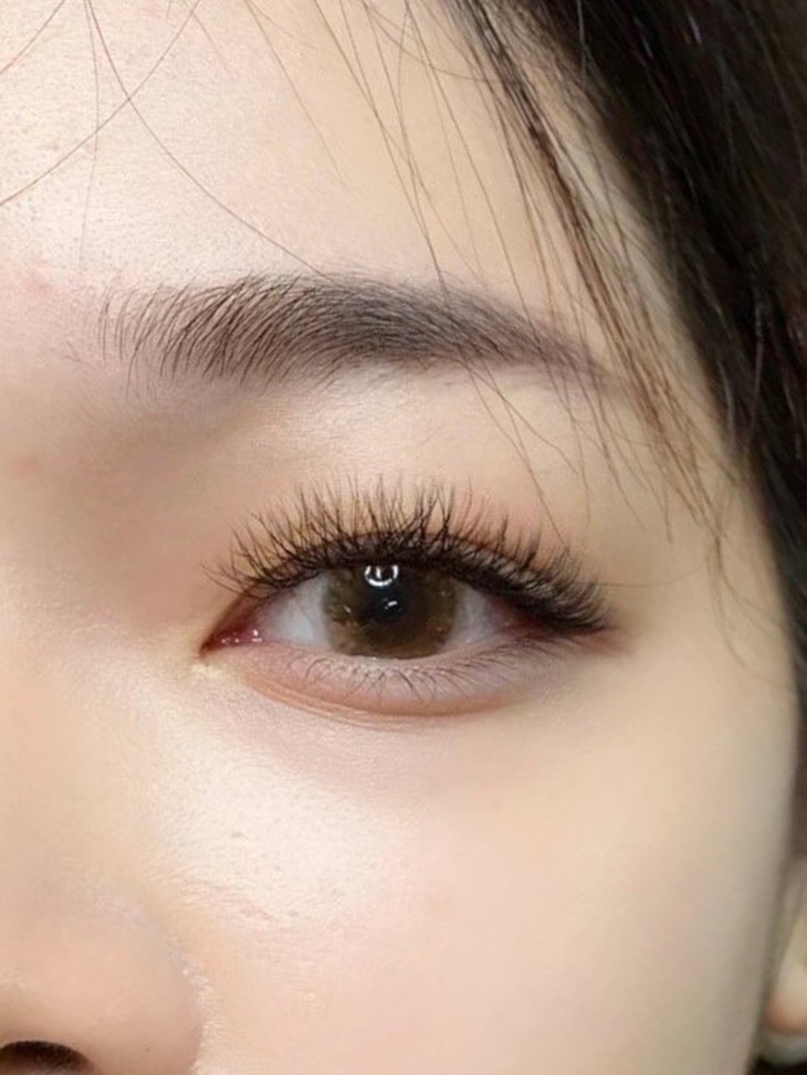 YY 接到滿睫毛嫁接