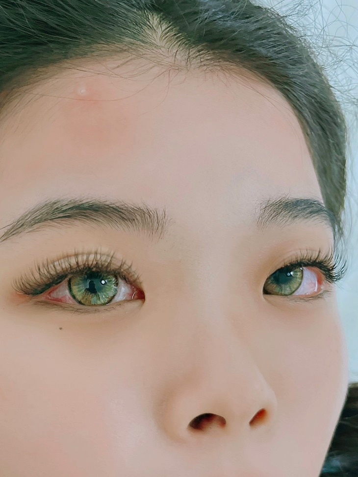 YY 接到滿睫毛嫁接