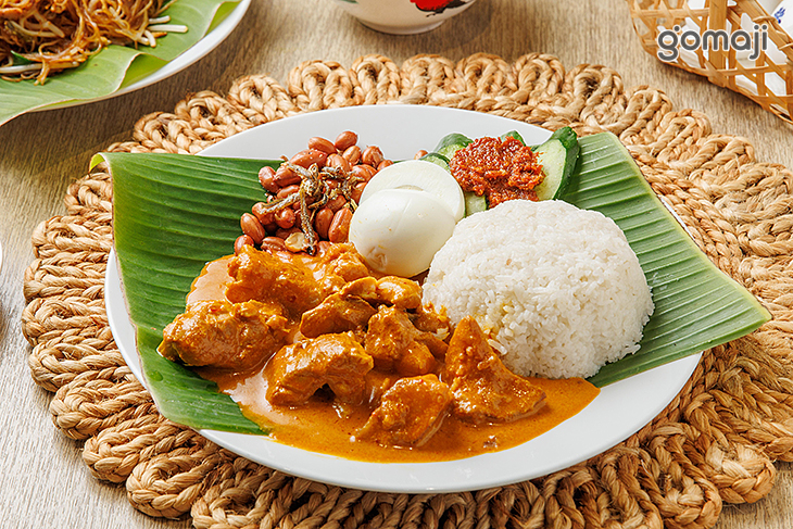 咖哩雞腿椰漿飯 