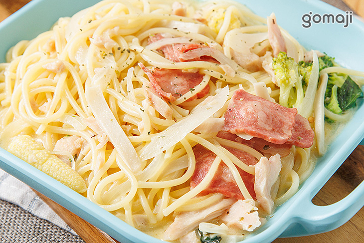 白醬培根嫩雞義大利麵