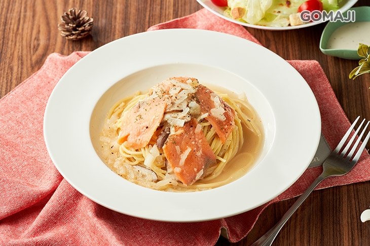 清炒煙燻鮭魚麵