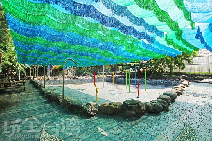 戲水池