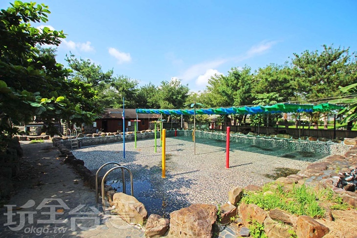 戲水池