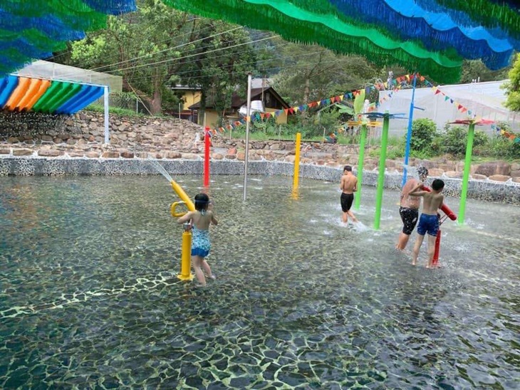 戲水池