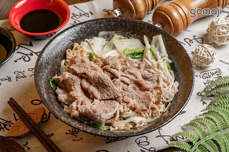 牛肉炒泡麵
