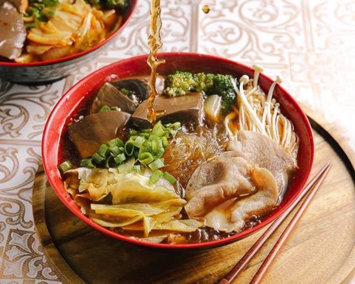 麻辣鴨血加冬粉