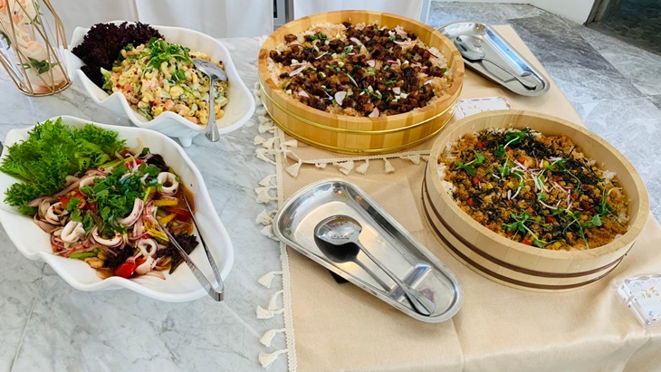 自助式早餐 + 自助式下午茶