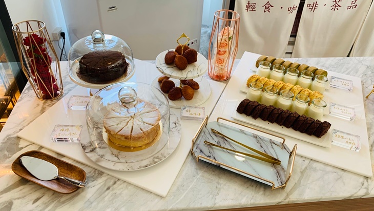 自助式早餐 + 自助式下午茶