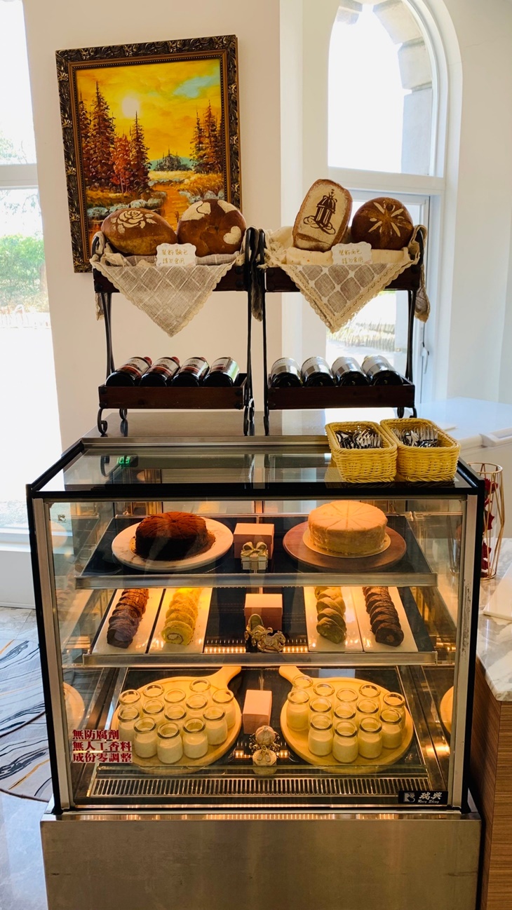 自助式早餐 + 自助式下午茶