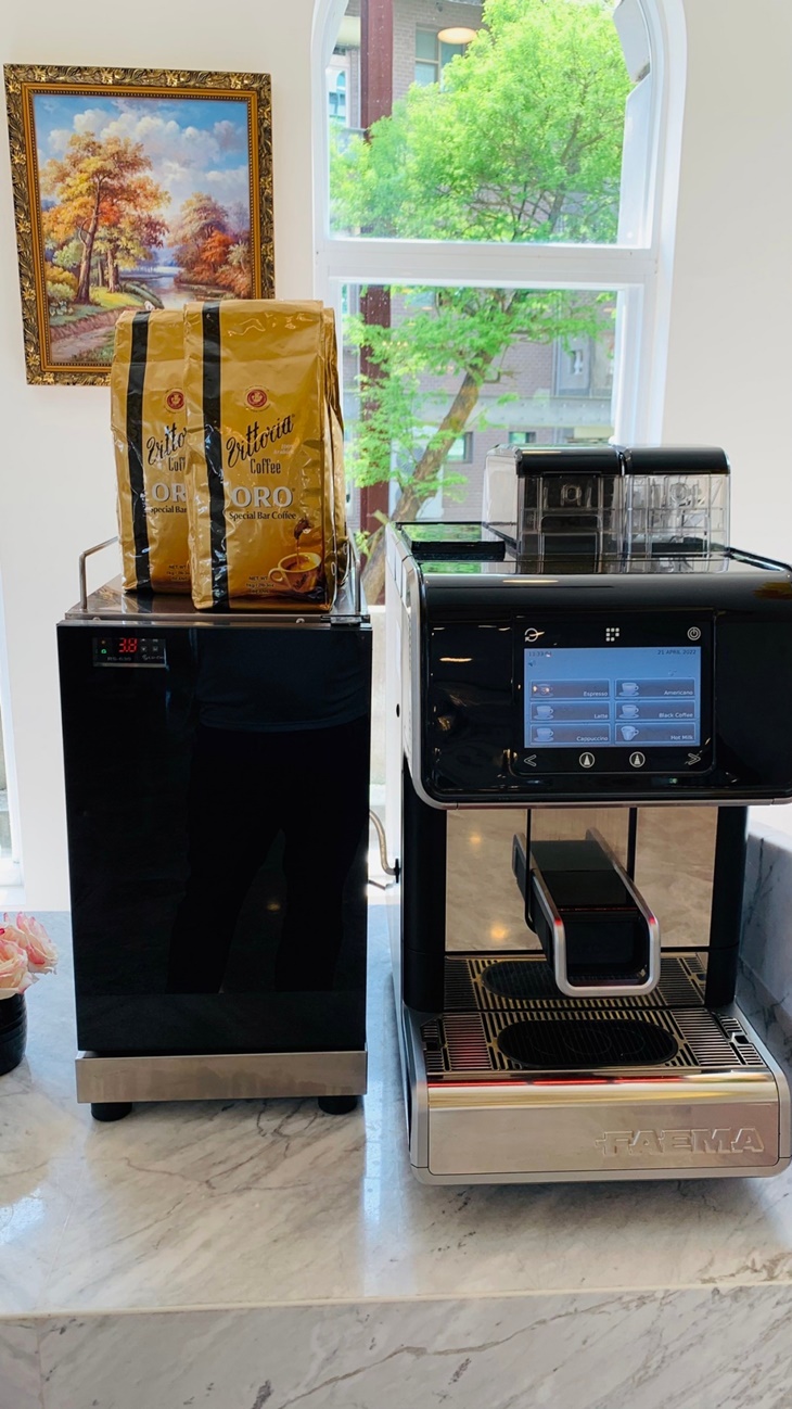 自助式早餐 + 自助式下午茶