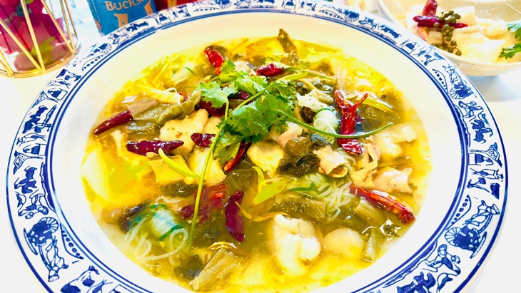 白金酸菜魚大鼎