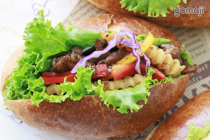 鐵板彩色牛布里歐