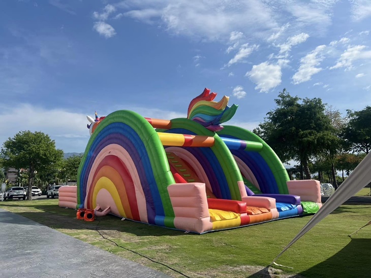 免費氣墊樂園