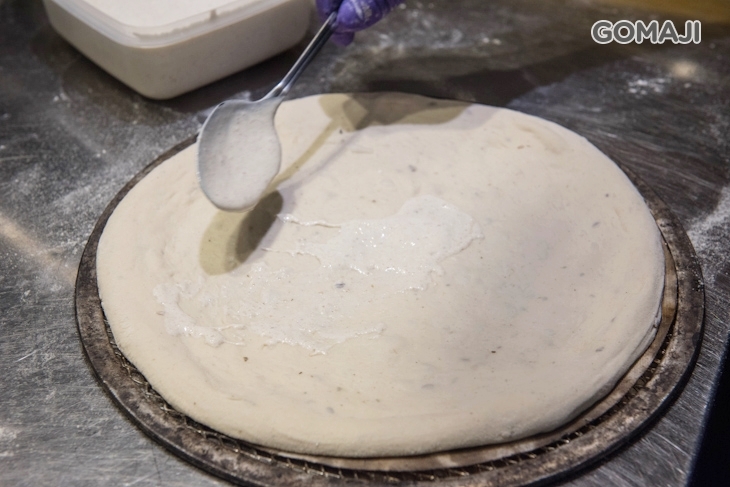 N.V pizza黑火山披薩