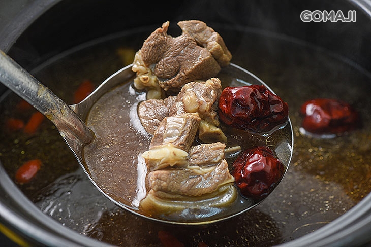 帶皮小羔羊（紅燒羊肉爐）